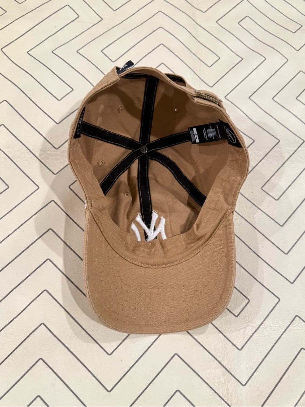 '47 Brand New York Yankees Khaki Hat - Picture 7 of 10